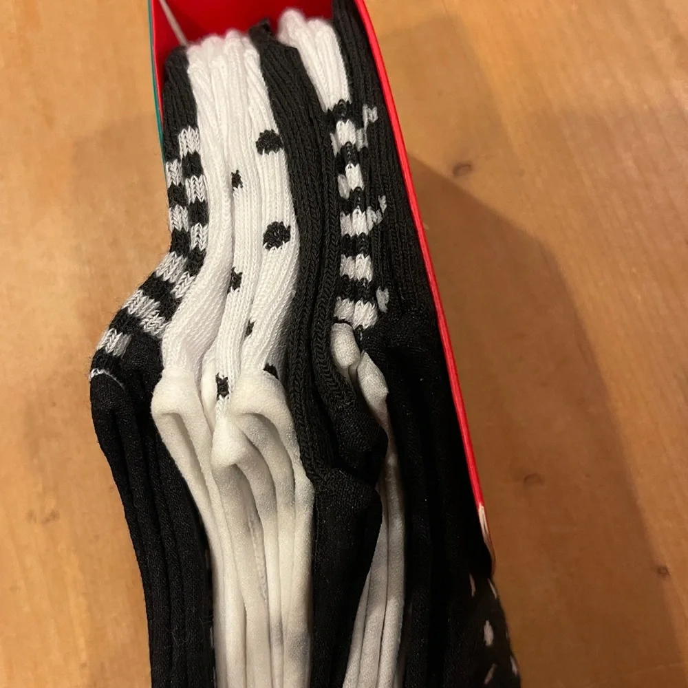 NB 6 Pairs No Show Socks MEDIUM